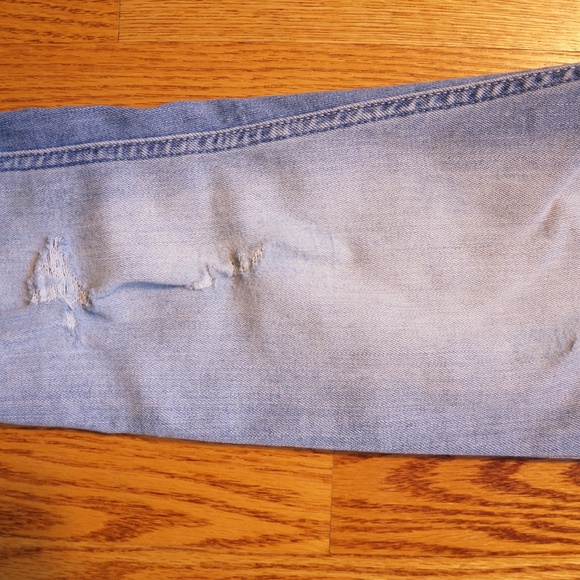 Ripped  distressed skinny jeans - Picture 2 of 3